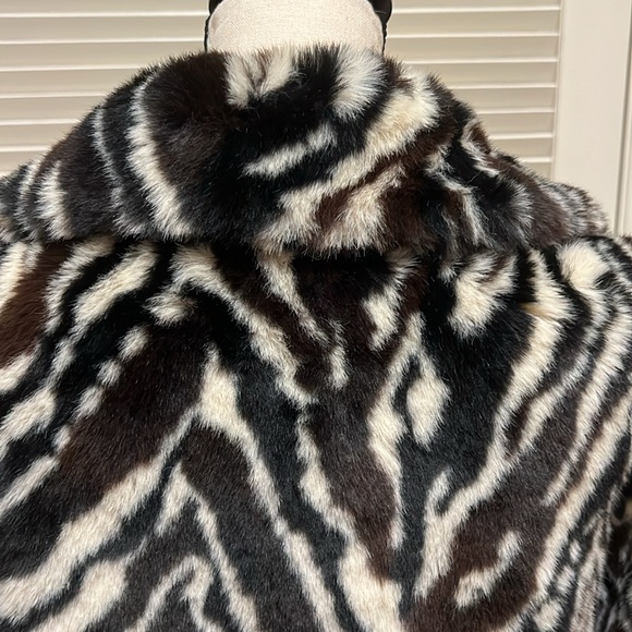 Stella + Lorenzo Plush Coat in Zebra Print, Size XSmall - Picture 12 of 16